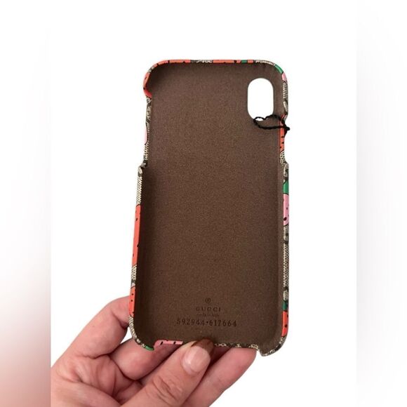 Gucci GG Supreme Strawberry iPhone X/XS Case - Picture 3 of 11